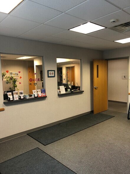 27 W Sand Lake Rd, Wynantskill, NY à vendre - Photo intérieure - Image 3 de 13