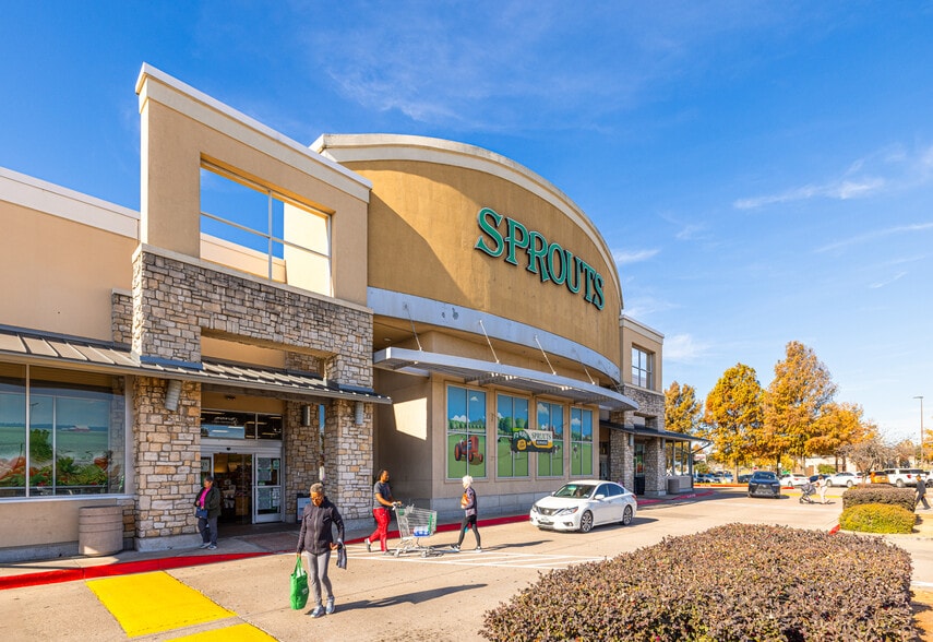 304-386 N Highway 67 Dr, Cedar Hill, TX for lease - Building Photo - Image 1 of 7