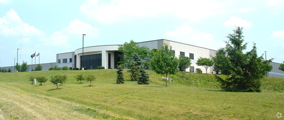 2455 Robison Rd W, Erie, PA à louer - Photo du bâtiment - Image 2 de 5