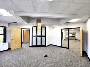 1020 James Dr, Hartland, WI for lease Interior Photo- Image 1 of 6