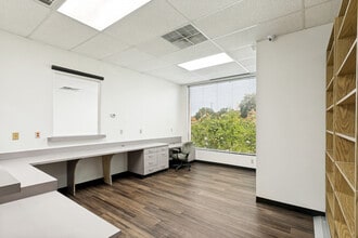 98 Briggs Ave, San Antonio, TX for lease Interior Photo- Image 2 of 3