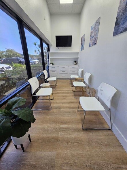 12615 Race Track Rd, Tampa, FL for lease - Interior Photo - Image 3 of 9