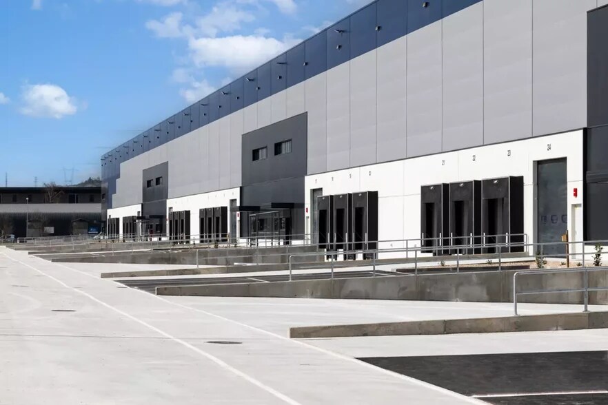 Calle Mendigorritxu, 65, Vitoria-Gasteiz, Álava à louer - Photo du bâtiment - Image 2 de 3