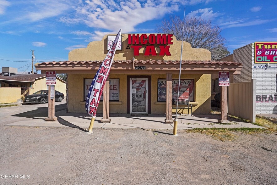 3984 Doniphan Dr, El Paso, TX for sale - Building Photo - Image 2 of 31