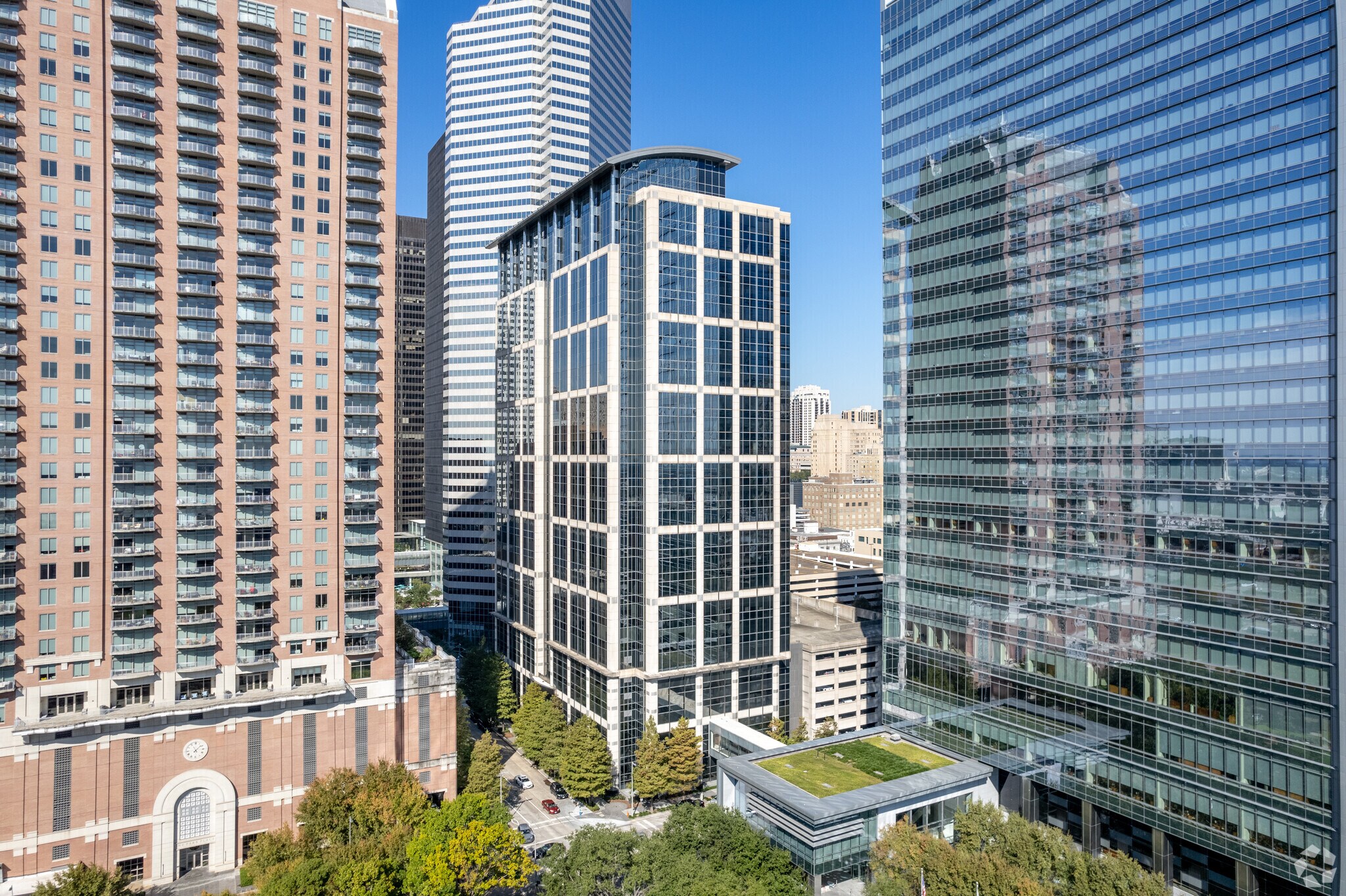 1401 McKinney St, Houston, TX for lease Building Photo- Image 1 of 16