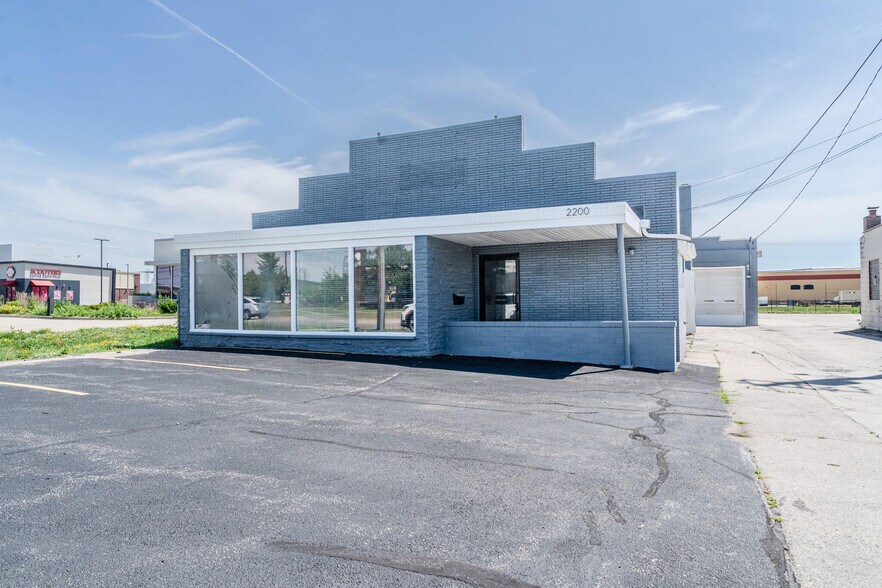 2200 S Miller Pky, Milwaukee, WI à vendre - Photo du bâtiment - Image 1 de 28