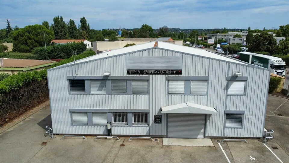 Local d'activités dans Avignon à vendre - Photo du bâtiment - Image 3 de 7