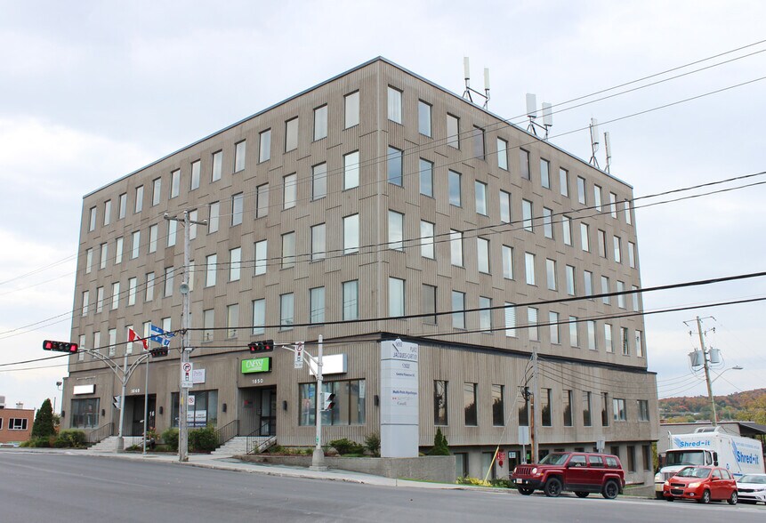 1640-1650 Rue King O, Sherbrooke, QC à louer - Photo du bâtiment - Image 2 de 2