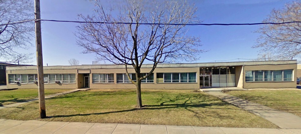 8530-8550 Ch Delmeade, Mont-Royal, QC for sale - Building Photo - Image 1 of 1