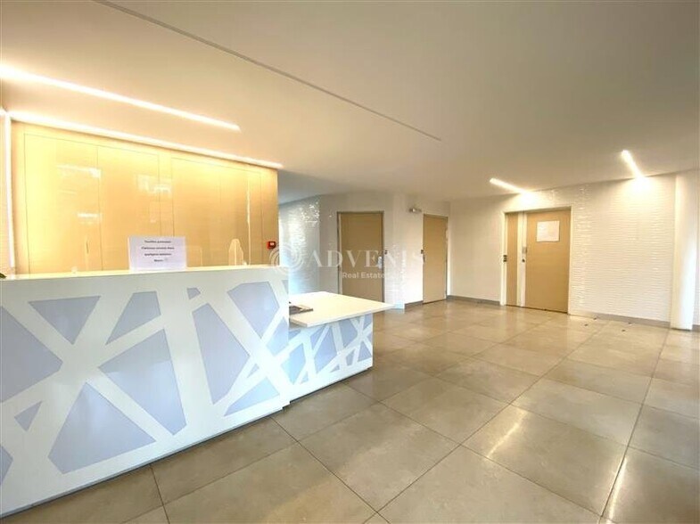 1 Rond Point De L'Europe, La Garenne-Colombes à louer - Hall d’entrée - Image 3 de 11