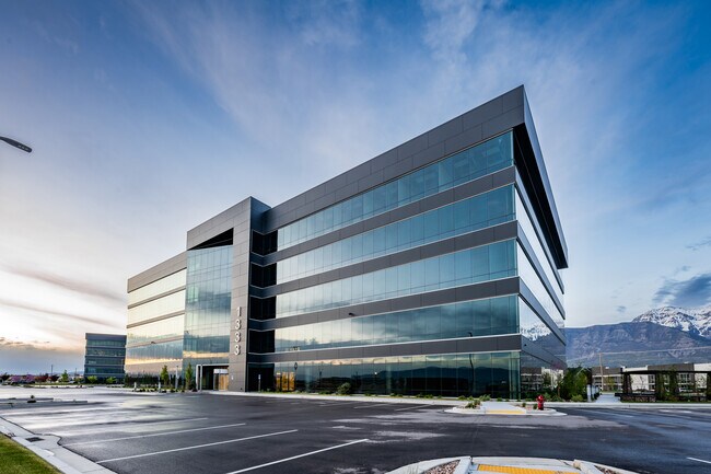 More details for 1333 S Valley Grove Way, Pleasant Grove, UT - Office for Lease