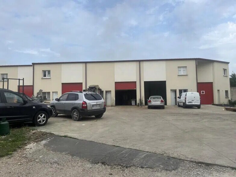Industriel dans Stains à louer - Photo du bâtiment - Image 1 de 33