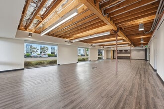 11555 Sorrento Valley Rd, San Diego, CA for lease Interior Photo- Image 2 of 10