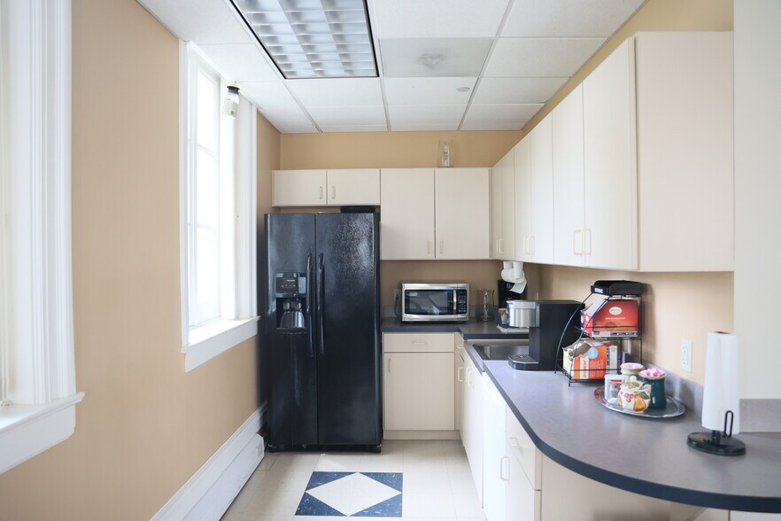 421 Wadsworth St, Middletown, CT à louer - Photo intérieure - Image 3 de 6