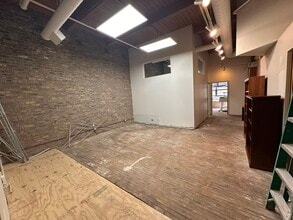 118 N Clinton St, Chicago, IL for lease Interior Photo- Image 2 of 9