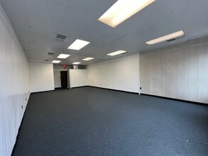 5822 Williamson Rd, Roanoke, VA for lease Interior Photo- Image 2 of 3