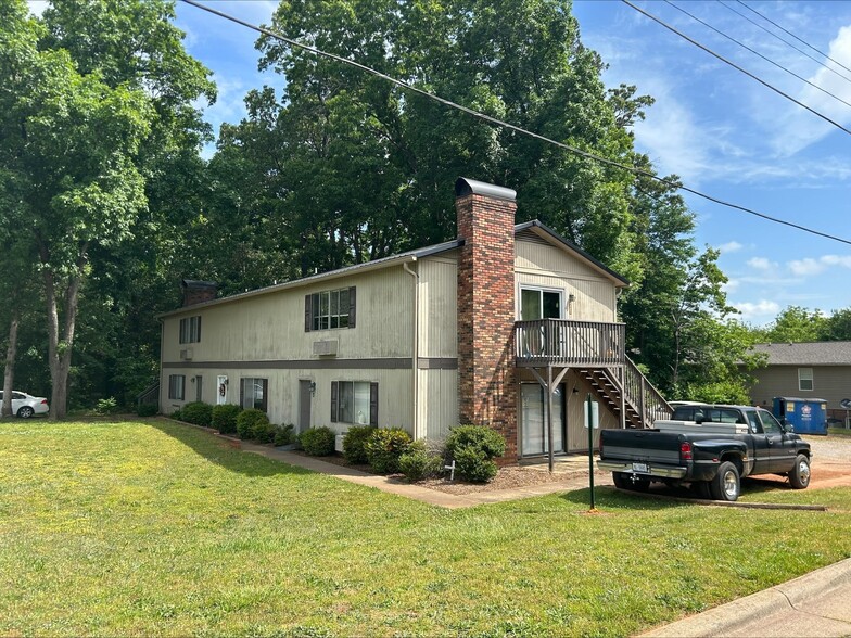 810 10th Street Blvd NW, Hickory, NC for sale - Building Photo - Image 1 of 1