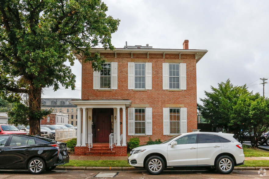 127 W Court St, Urbana, OH à vendre - Photo principale - Image 1 de 1