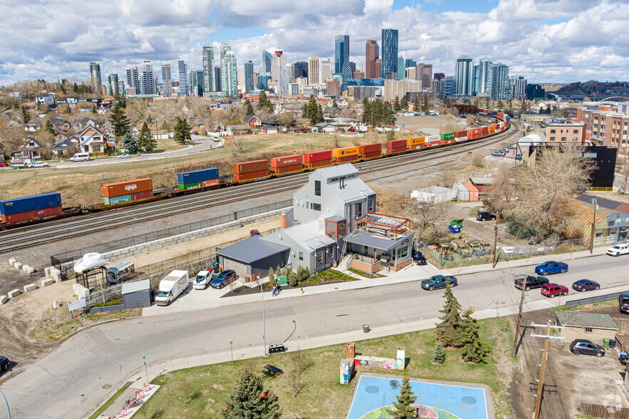 1015 11 St SE, Calgary, AB for sale - Aerial - Image 3 of 9