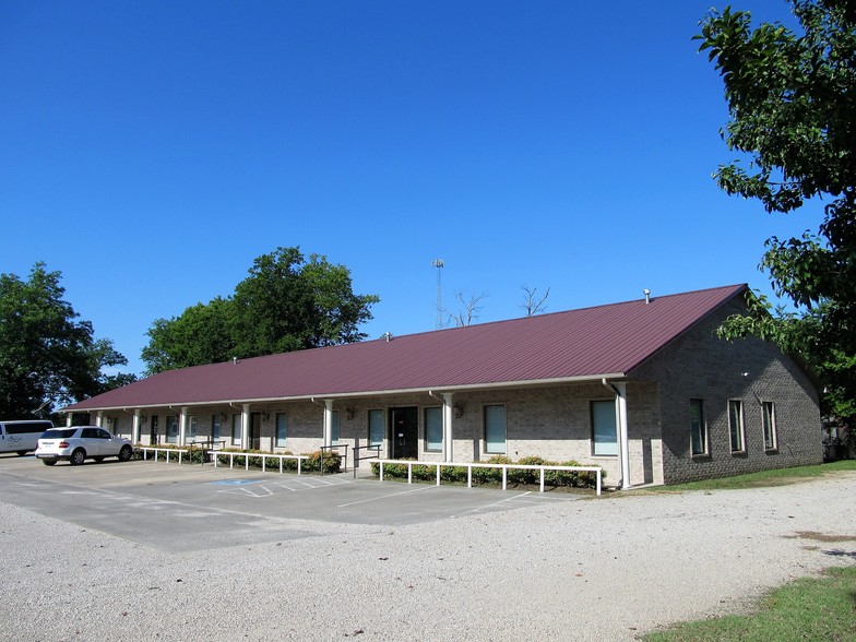 1000 E Main St, Tishomingo, OK for sale - Building Photo - Image 1 of 1