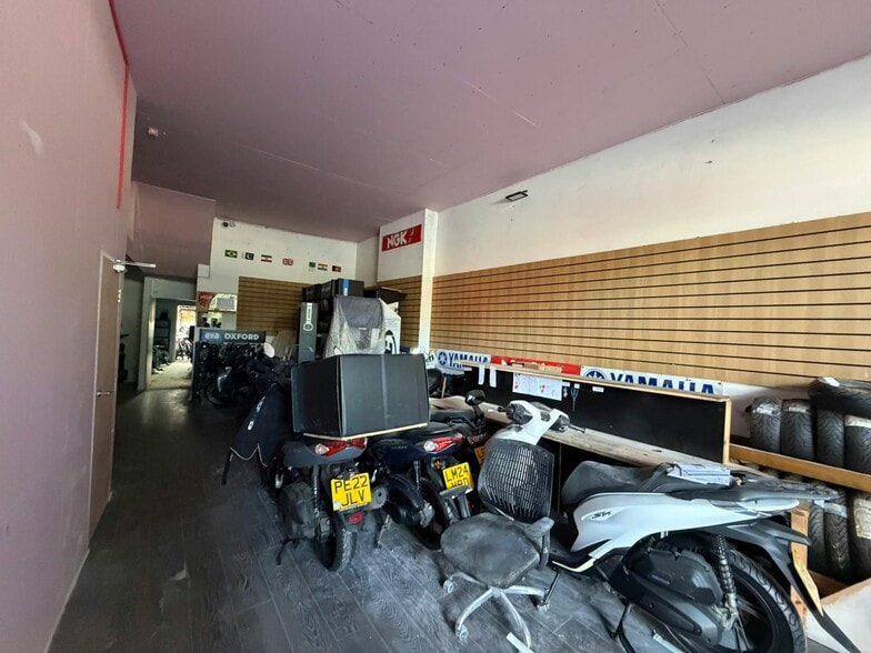 92 Fortune Green Rd, London for lease - Building Photo - Image 2 of 5