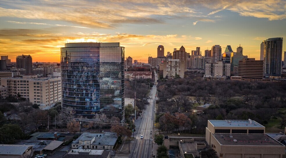 3500 Maple Ave, Dallas, TX à louer - Photo du bâtiment - Image 3 de 41