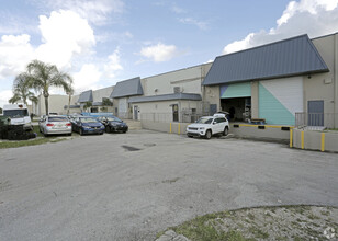 7205-7265 NW 44th St, Miami, FL for lease Building Photo- Image 1 of 1