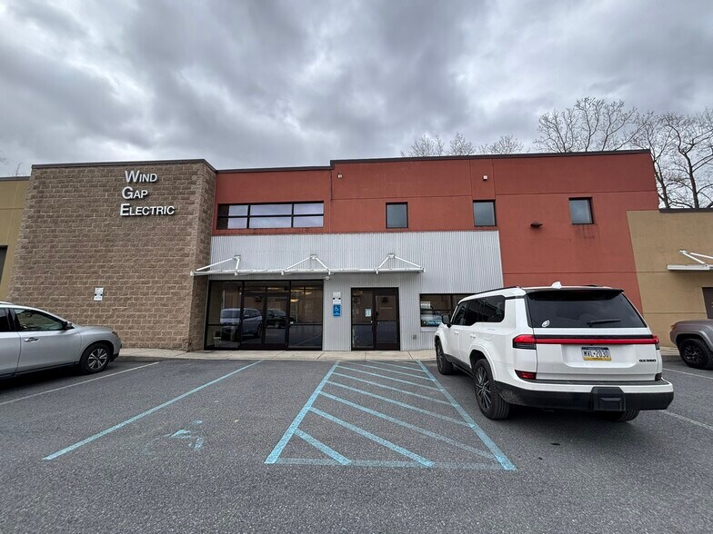 125 W 7th St, Wind Gap, PA à louer - Photo du bâtiment - Image 2 de 12