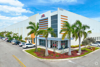 Plus de détails pour 5801 E 10th Ave, Hialeah, FL - Industriel/Logistique à louer