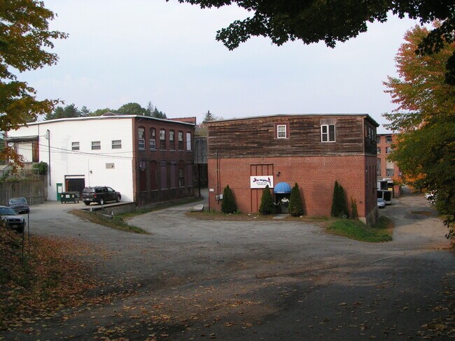 Plus de détails pour 175 W Main St, Millbury, MA - Industriel à vendre
