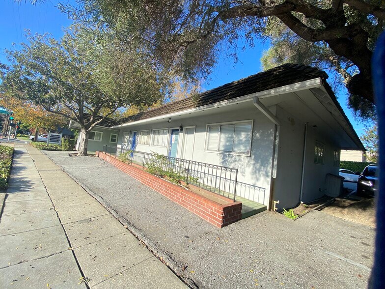 70 N El Camino Real, San Mateo, CA à louer - Photo du bâtiment - Image 3 de 5