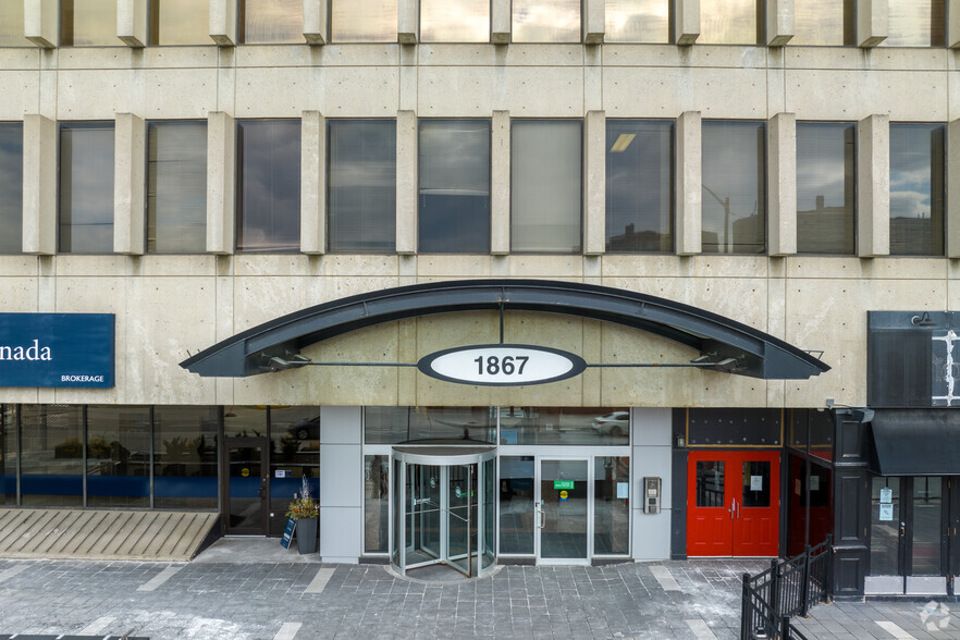 1867 Yonge St, Toronto, ON for lease - Building Photo - Image 3 of 5