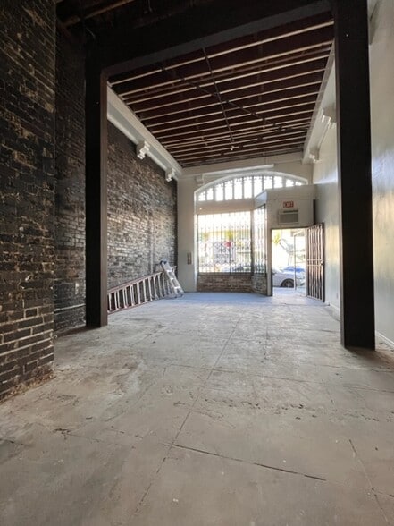 3176-3188 W 8th St, Los Angeles, CA for lease - Interior Photo - Image 1 of 6