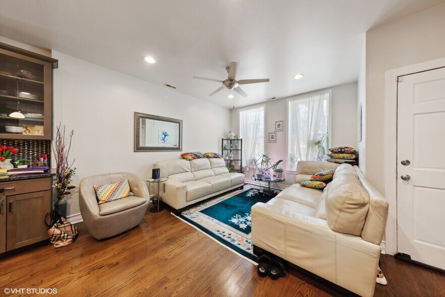 815 S Bell Ave, Chicago, IL à vendre - Photo intérieure - Image 2 de 39