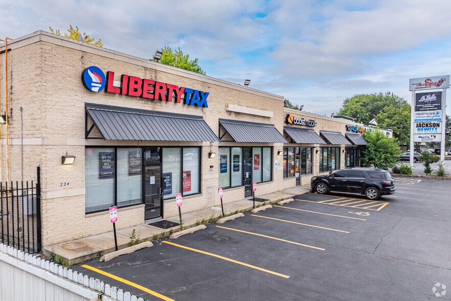 220-232 S Larkin Ave, Joliet, IL for lease - Primary Photo - Image 1 of 6