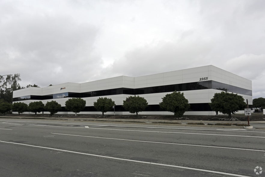 2355 Main St, Irvine, CA for lease - Building Photo - Image 3 of 6