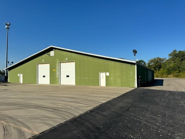 3541 32nd St, Port Huron, MI for lease - Building Photo - Image 1 of 3