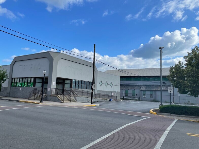 124 S Front St, Harrisburg, PA à louer - Photo du bâtiment - Image 3 de 6