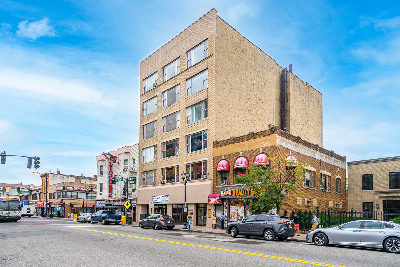 4808 Bergenline Ave, Union City, NJ à louer Photo du bâtiment- Image 1 de 7