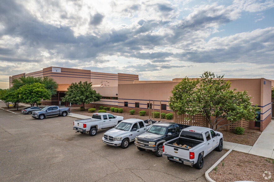 1050 E Riley Dr, Avondale, AZ for sale - Primary Photo - Image 1 of 12