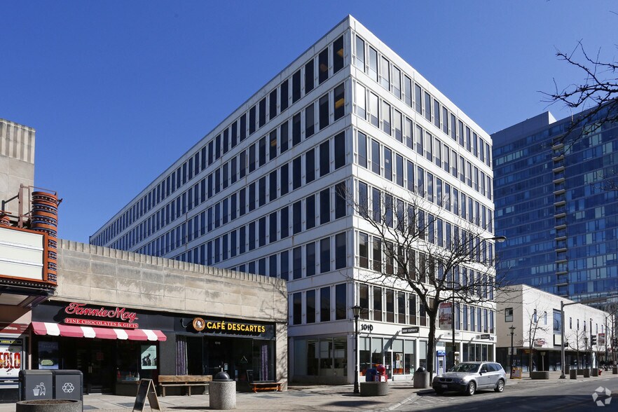 1010 Lake St, Oak Park, IL à louer - Photo du bâtiment - Image 3 de 10