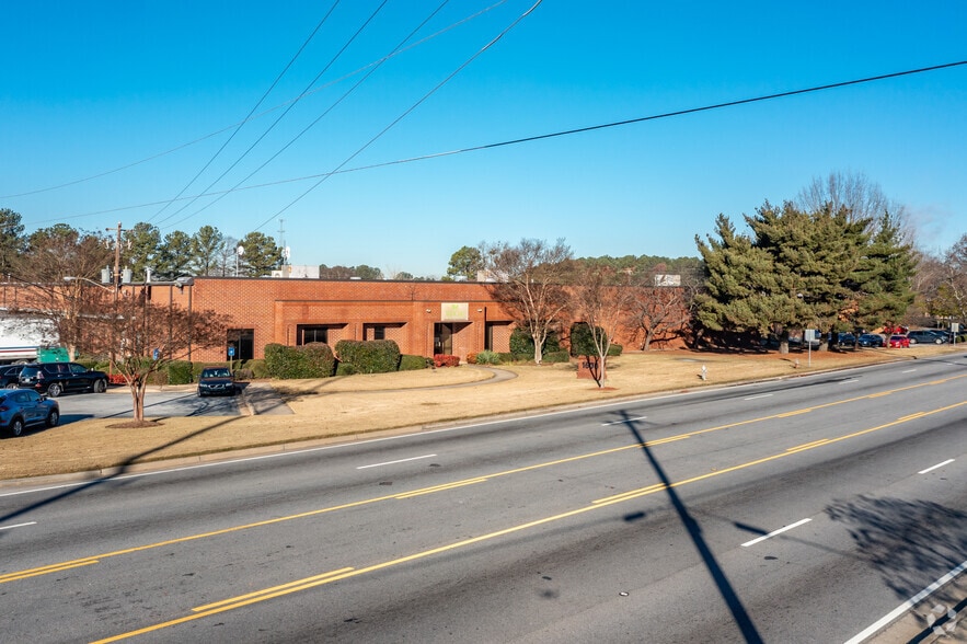 1600 Mountain Industrial Blvd, Stone Mountain, GA for lease - Primary Photo - Image 2 of 8