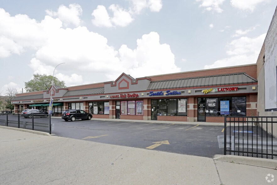 5675-5691 N Milwaukee Ave, Chicago, IL à louer - Photo du bâtiment - Image 3 de 6