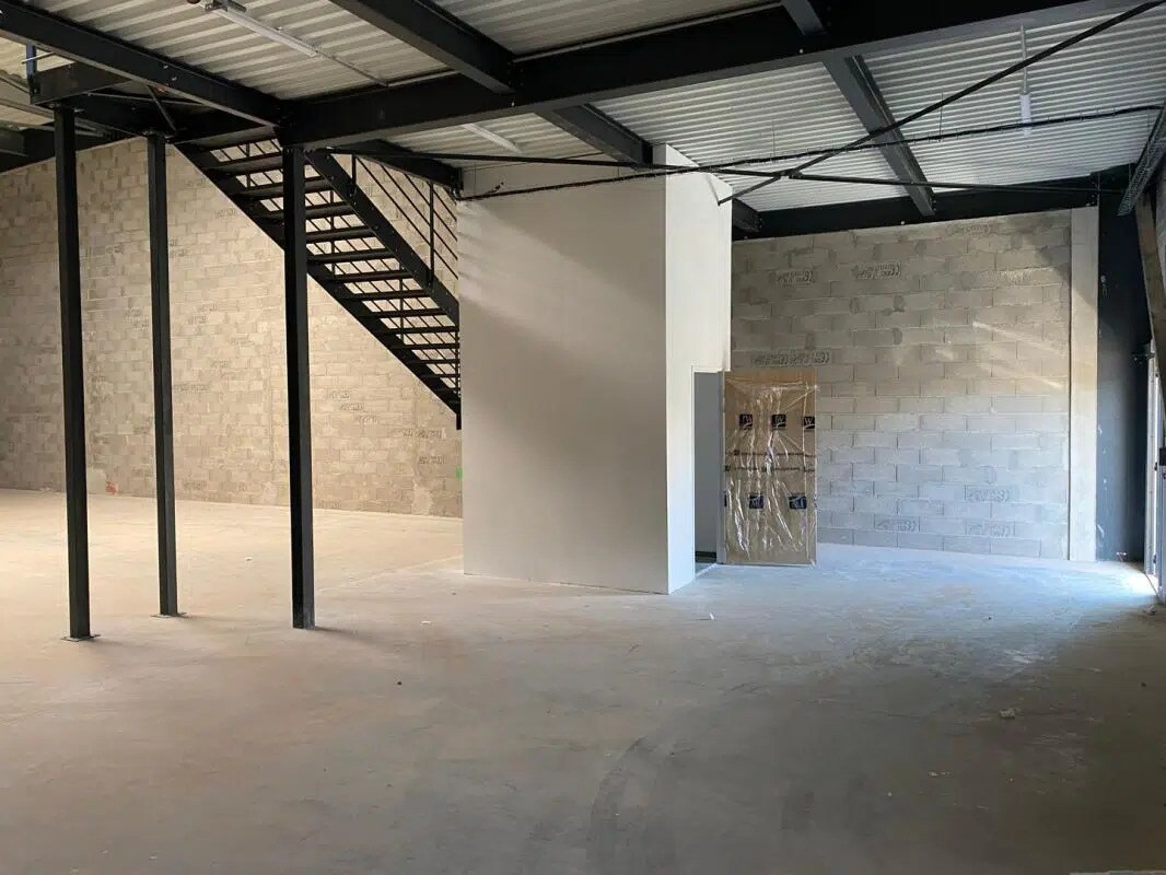 Industriel dans Brignoles à louer Photo intérieure- Image 1 de 5