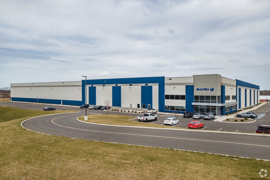 10069 Wellman Rd, Streetsboro, OH for lease - Building Photo - Image 1 of 12