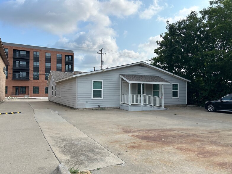 1316 14th St, Plano, TX for lease - Building Photo - Image 2 of 9