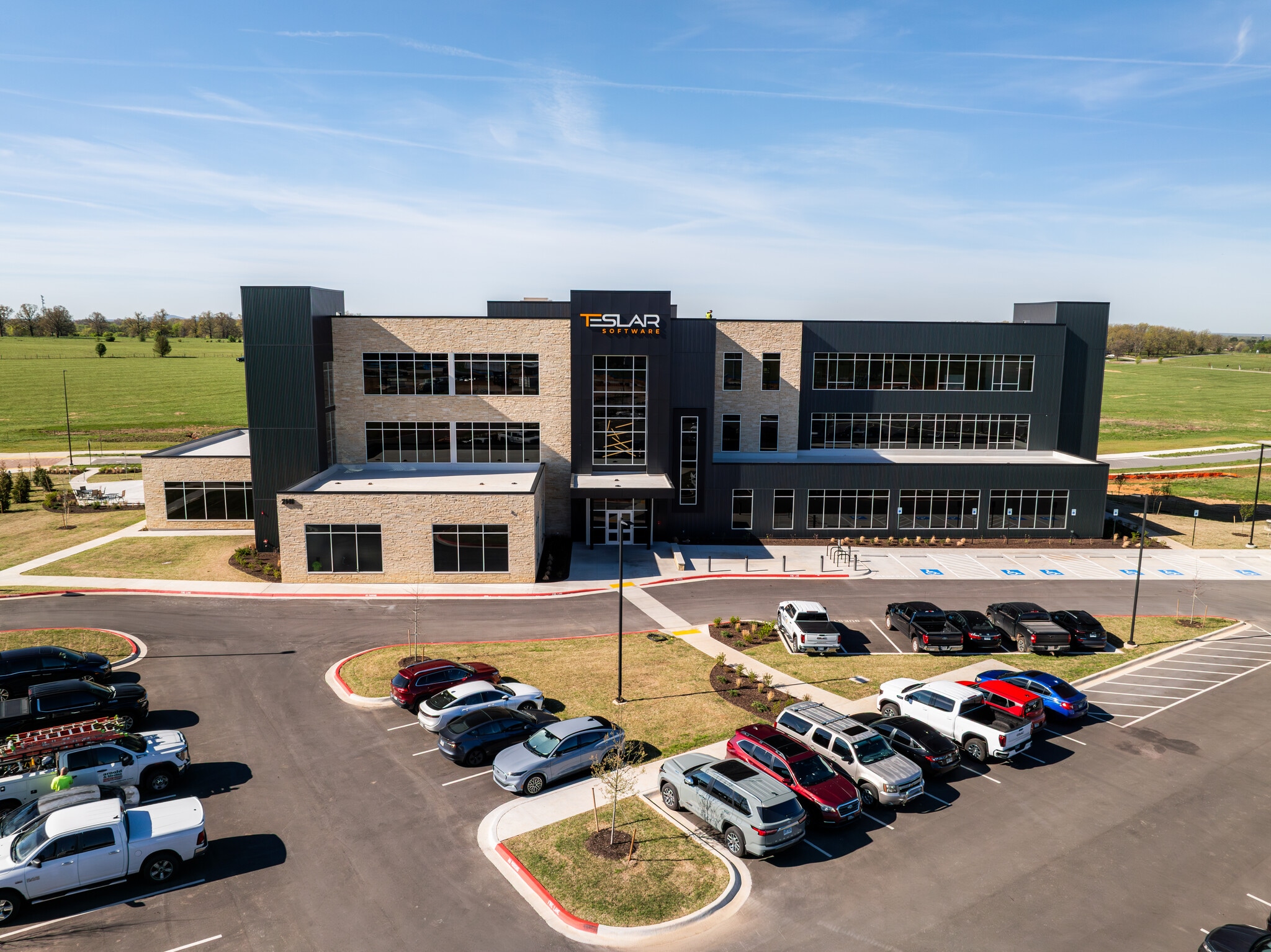 5671 Apple Rd, Springdale, AR for lease Primary Photo- Image 1 of 9