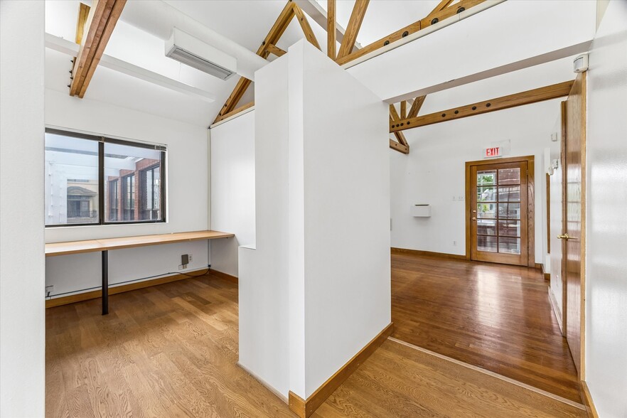 2402 Commonwealth St, Houston, TX for sale - Building Photo - Image 3 of 11