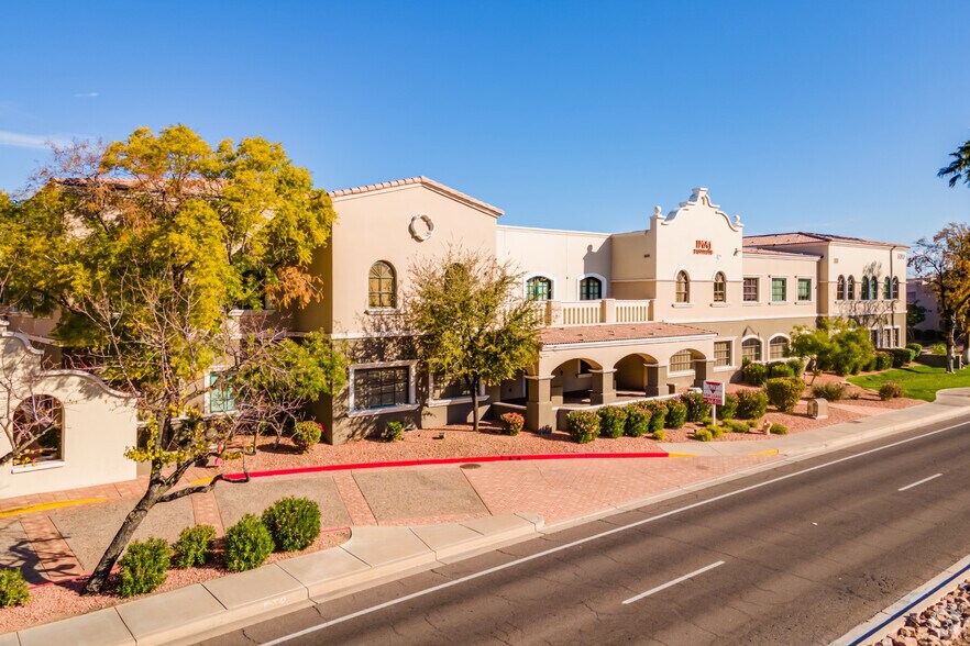 8370 E Via De Ventura, Scottsdale, AZ à louer - Photo du bâtiment - Image 2 de 20