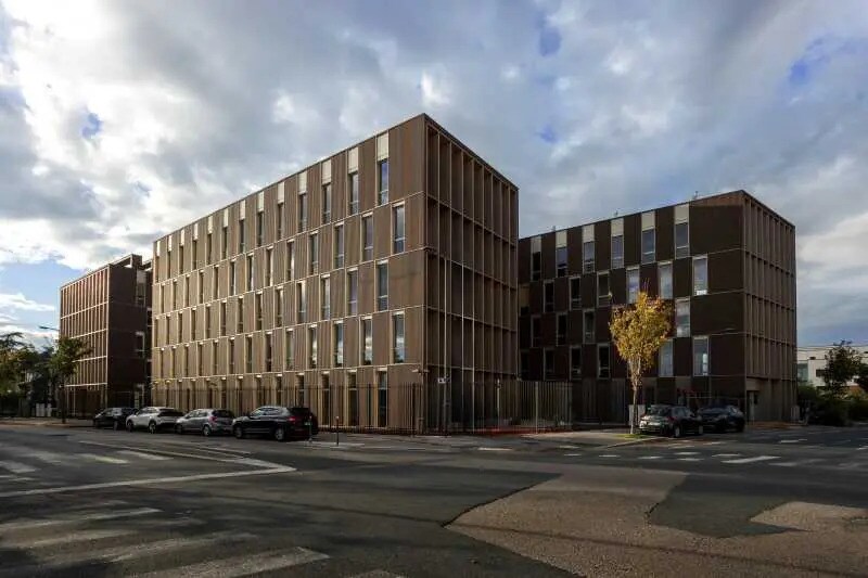 Bureau dans Villeurbanne à louer - Photo du bâtiment - Image 2 de 2